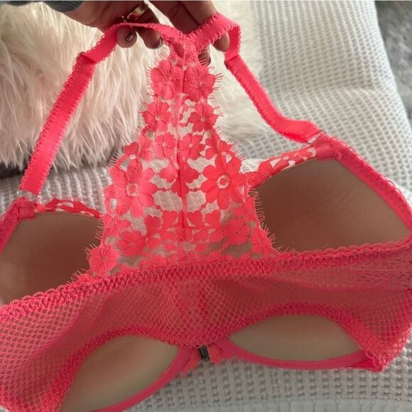 Victoria Secret Bra - Picture 6 of 6